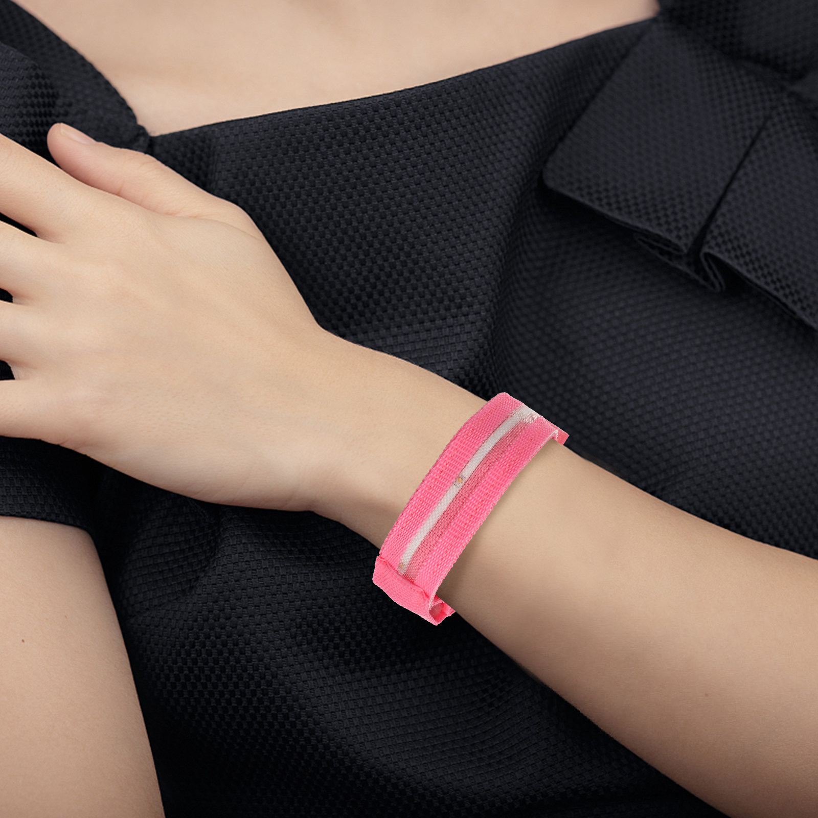 LED Running Armband Glow in Da - Running Gear In The Dark 评论和价格